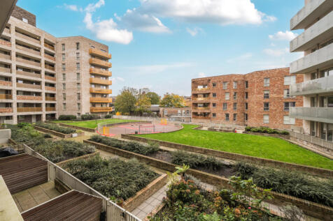 1372043-3-68f9f59...