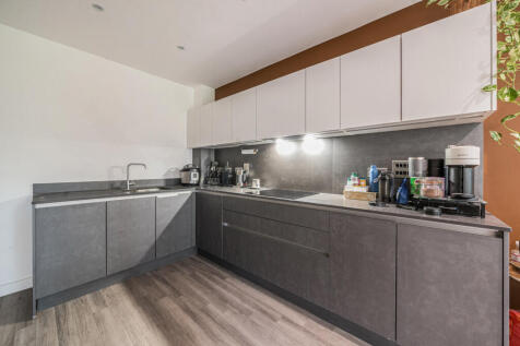 1372043-13-68f9f6...