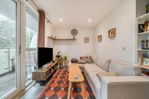 1372043-7-68f9f5b...