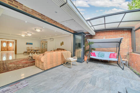 1374418-18-690464...