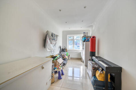 1374418-12-690463...