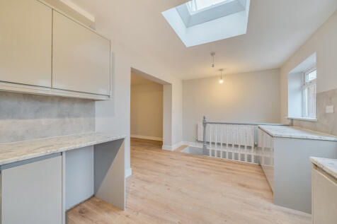 1373831-9-6911f3f...