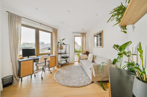 1382135-16-691b69...