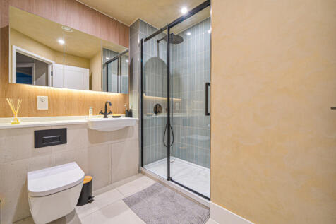 1382135-11-691b68...