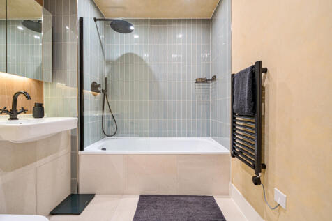 1382135-5-691b673...