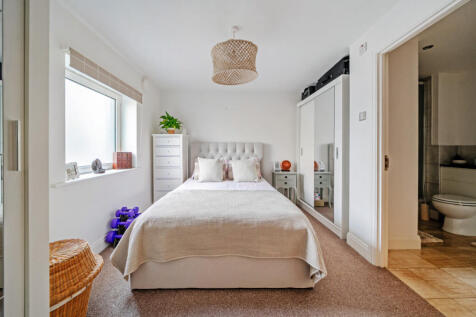 1388313-15-693981...