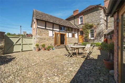 Annexe Courtyard