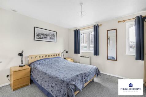Bedroom 1.jpg
