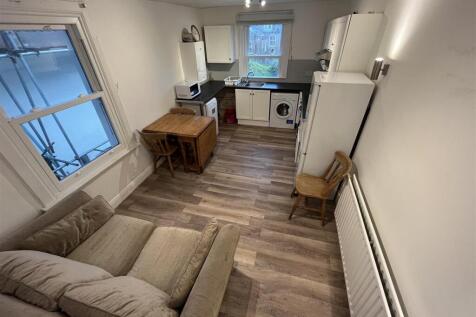 Kitchen 2.jpg