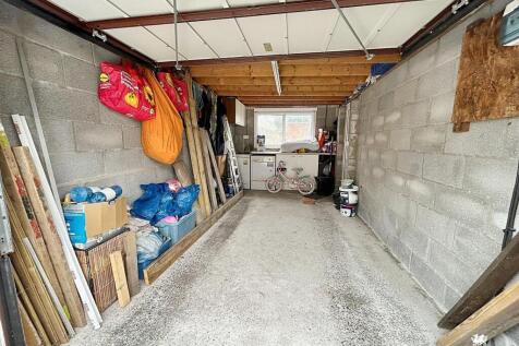 WhatsApp Image 2025-10-06 at 12.22.33 (2).jpg