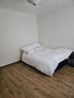 Bed 2a.jpg