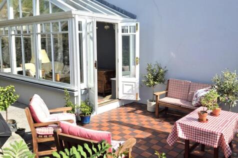 thumbnail_Patio 3.jpg