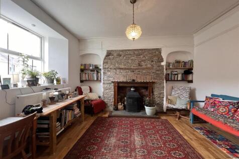 Livingroom2.JPG