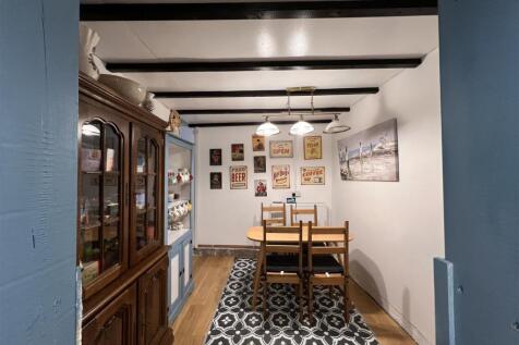 Kitchen1.JPG