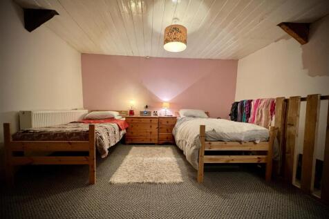 BedroomRearCottage1.JPG
