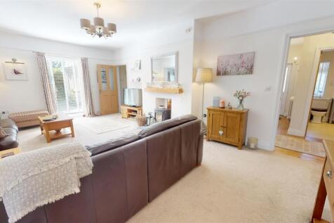 Hazel-Hill-StFlorence-Milton-Tenby-05282023_170954