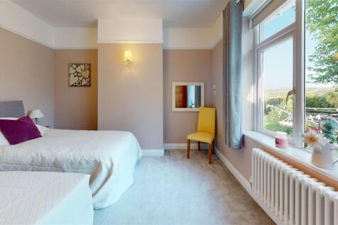 Hazel-Hill-StFlorence-Milton-Tenby-Bedroom.jpg