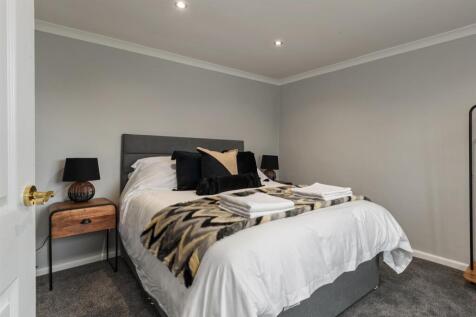 4 Bevlin Hall Saundersfoot -   Final Edits_-11.jpg