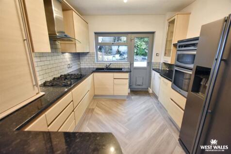 5 - 2025-11-16T204354.036.jpg