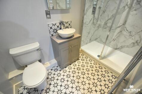 13 - 2025-11-16T204401.958.jpg