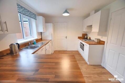 13 - 2025-11-16T205850.175.jpg