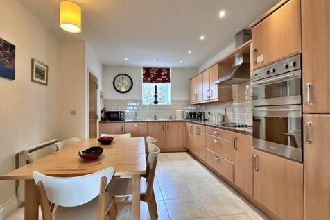Kitchen 1.jpg