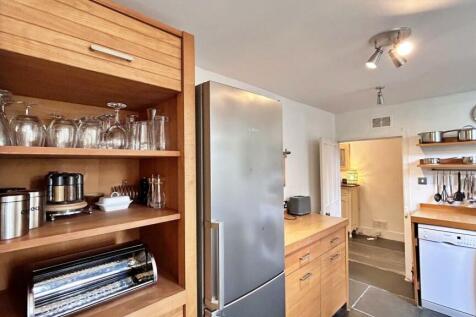 Kitchen 1.jpg