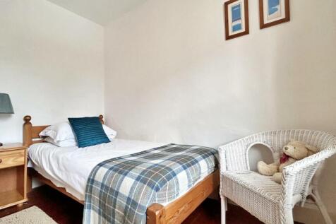 Bedroom 3.jpg