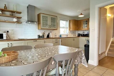 Kitchen 1.jpg