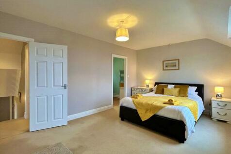 Bedroom 2.4.jpg