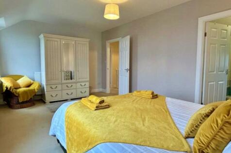 Bedroom 2.3.jpg