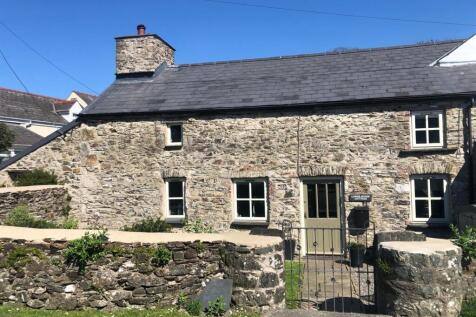 Lower House cottage new front photo 1.jpg