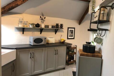 Lower house cottage utility area.jpg