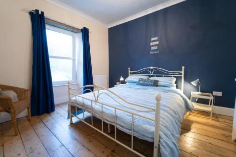 Rivermead - Bedroom 1 1.jpg