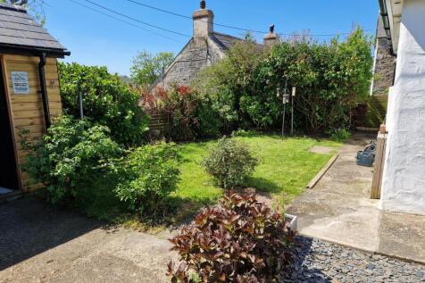 Ffordd Y Felin garden.jpg
