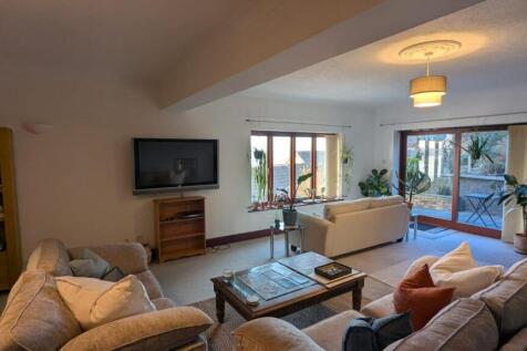 Living Room 3.jpeg