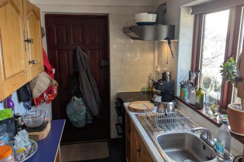 Kitchen 1.jpeg