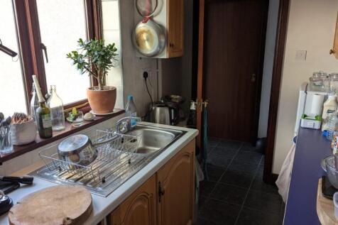 Kitchen 2.jpeg