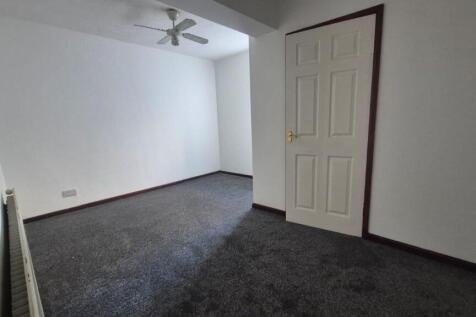 7ER Bedroom 1 3.jpeg
