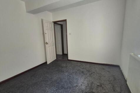 7ER Bedroom 2 2.jpeg