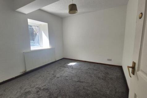7ER Bedroom 2 5.jpeg