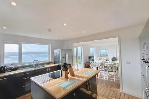 Kitchen 2 (4).jpg