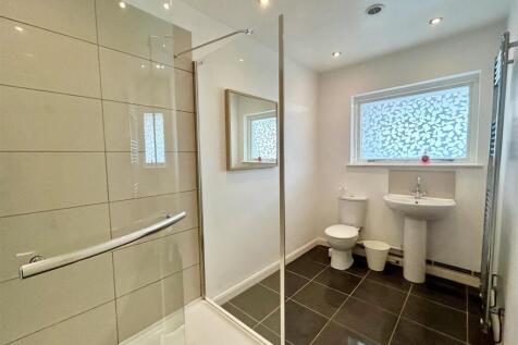 Ensuite 1 use.jpg
