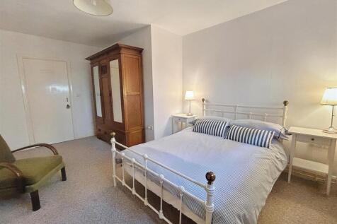 Bedroom 3 (1).jpg