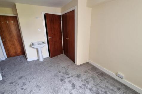 Bedroom 1.jpeg