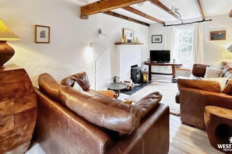 Living Room 5.jpg