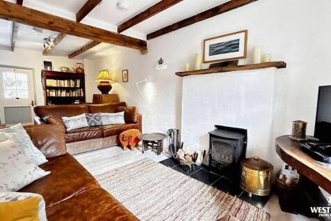 Living Room 3.jpg