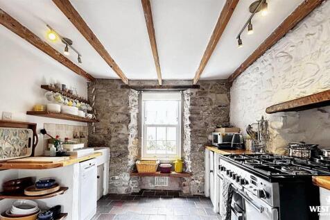 Kitchen (1).jpg