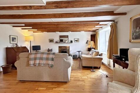 Living Room 2.jpg