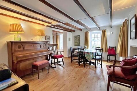 dINING rOOM 3.jpg